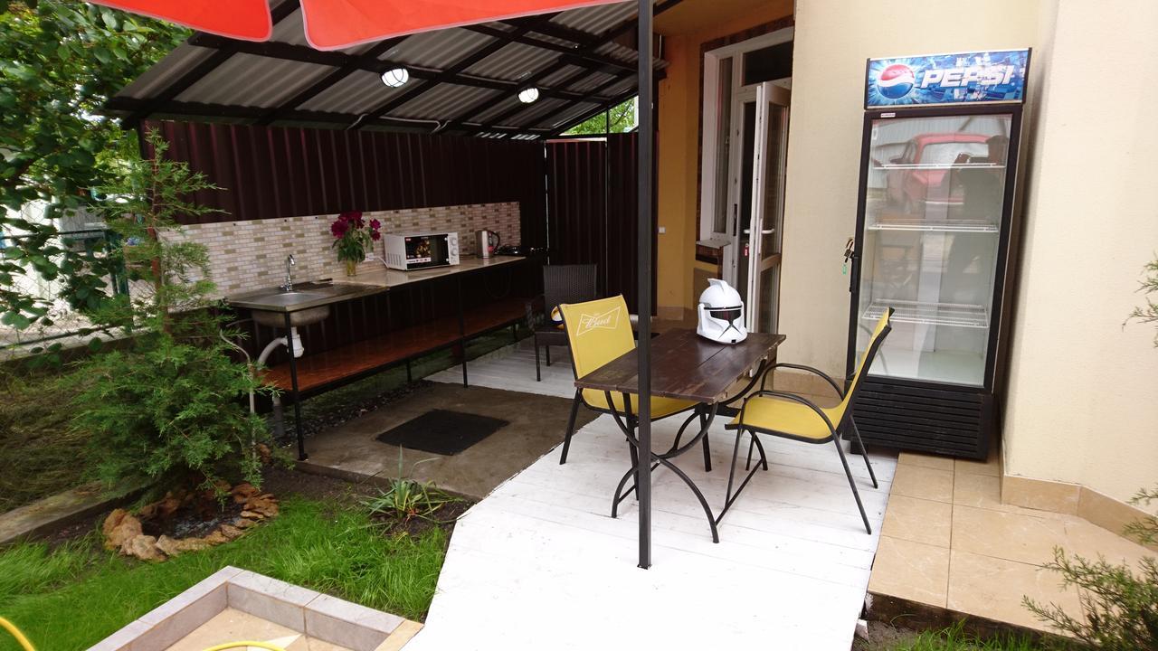 Guest House Dacha Karolino-Buhaz Esterno foto