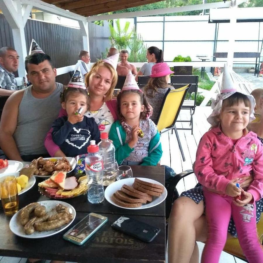 Guest House Dacha Karolino-Buhaz Esterno foto